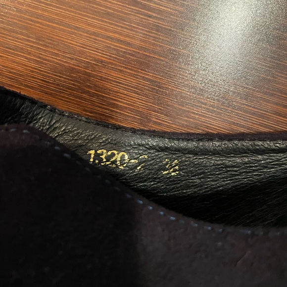 Funky sexy Mafani… suede heels with beautiful beaded heels all black - Picture 5 of 6